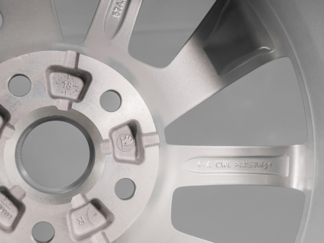 ŠKODA KAROQ, 57A601025D, R18, 5x112, ORIGINÁLNÍ LETNÍ SADA BRAGA
