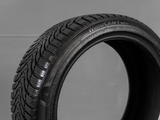 KUMHO WINTER CRAFT WP51 XL 215/40 R17 87V 8808956158743 ZIMNÍ PNEUMATIKY