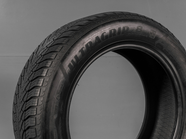 GOODYEAR ULTRAGRIP 8 PERFORMACE 225/55 R17 97H 5452000536679 ZIMNÍ PNEUMATIKY