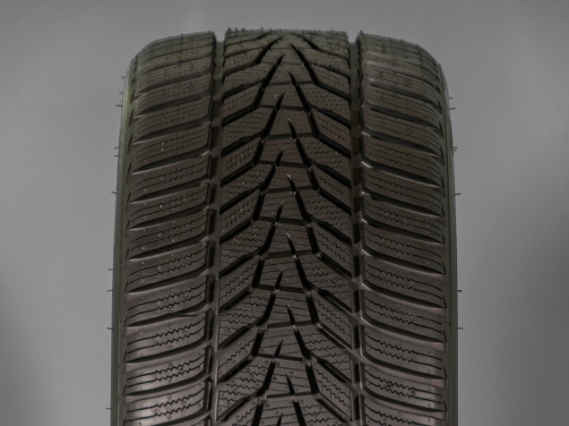 225/35 R19 88W XL nové zimní pneumatiky Hankook Winter i*cept evo3 W330