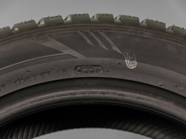 235/50 R18 101V XL NOVÉ ZIMNÍ PNEUMATIKY LAUFENN BY HANKOOK