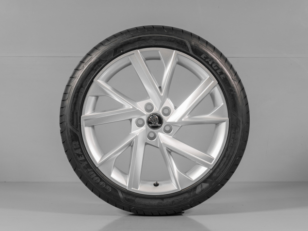ŠKODA KAMIQ 657601025A 8Z8 215/45 R18 5x100 ORIGINÁLNÍ DEMO LETNÍ ALU SADA