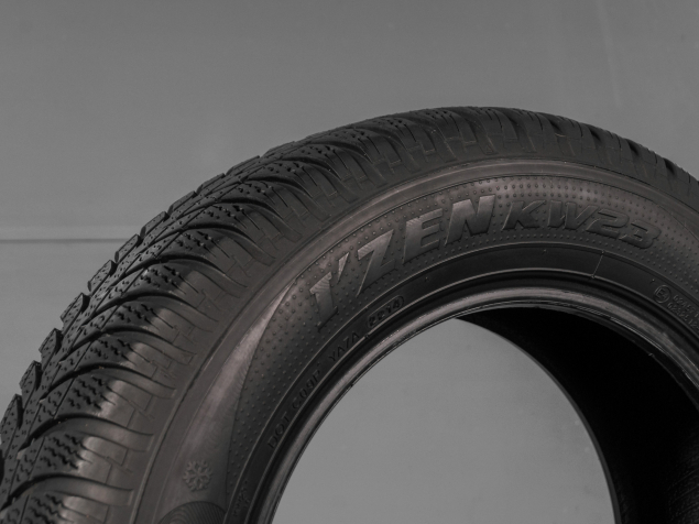 KUMHO IZEN KW23 195/65 R15 91T 8808956105785 ZIMNÍ PNEUMATIKY