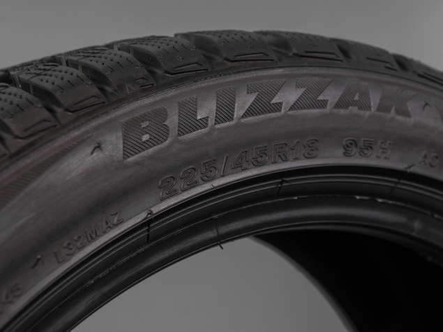 ZIMNÍ PNEU 225/45 R18, 225/45/18 BRIDGESTONE SADA 4KS (2254)