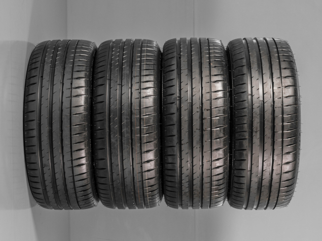 MICHELIN PILOT SPORT 4 215/40 R18 98Y 3528701120300 DEMO LETNÍ PNEUMATIKY