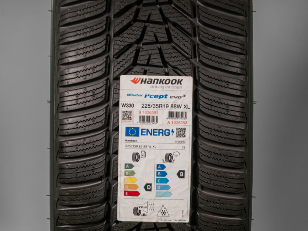 225/35 R19 88W XL nové zimní pneumatiky Hankook Winter i*cept evo3 W330