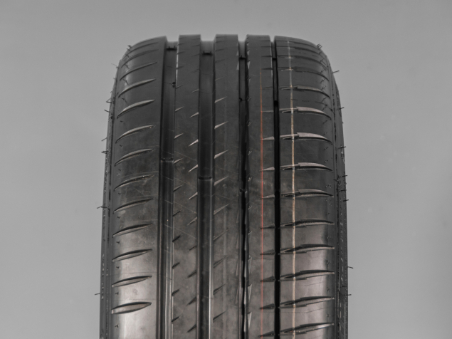 MICHELIN PILOT SPORT 4 215/40 R18 98Y 3528701120300 DEMO LETNÍ PNEUMATIKY