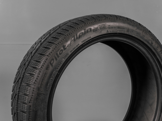 MICHELIN PILOT ALPIN 4 XL 225/45 R18 95V, 3528703867586 + 245/40 R18 97V, 3528707365910, ZIMNÍ DVOUROZMĚRNÁ SADA PNEUMATIK