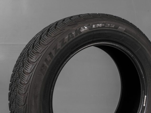 BRIDGESTONE BLIZZAK LM-32 205/60 R16 92H 3286340618816 POUŽITÉ ZIMNÍ PNEUMATIKY