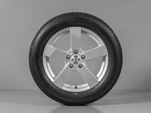 ŠKODA KAROQ DEZENT 225/55 R17 5x112 NOVÁ LETNÍ ALU SADA