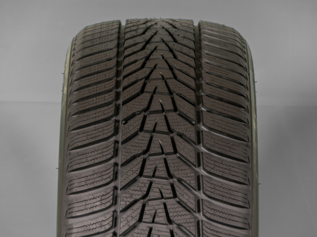 255/40 R22 103H XL NOVÉ ZIMNÍ PNEUMATIKY HANKOOK