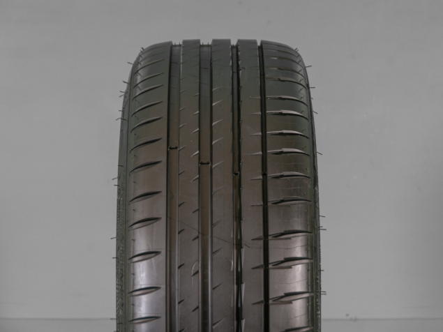 MICHELI PS4, 3528705716936, 215/45 R18 89Y, LETNÍ DEMO PNEUMATIKY