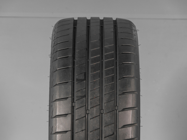 BRIDGESTONE POTTENZA S005 XL 225/40 R19 93Y 3286341318913 LETNÍ PNEUMATIKY