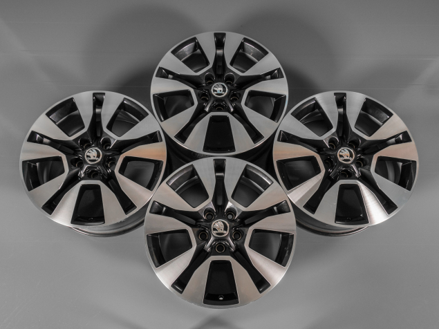 ŠKODA KAROQ, YETI, SCOUT 7,0x17 5x112 ET45 5LD601025E, 5L0071497K FL8 ORIGINÁLNÍ ALU KOLA