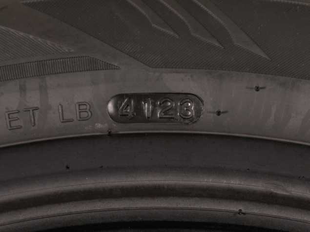 225/55 R18 98V NOVÉ ZIMNÍ PNEUMATIKY LAUFENN BY HANKOOK