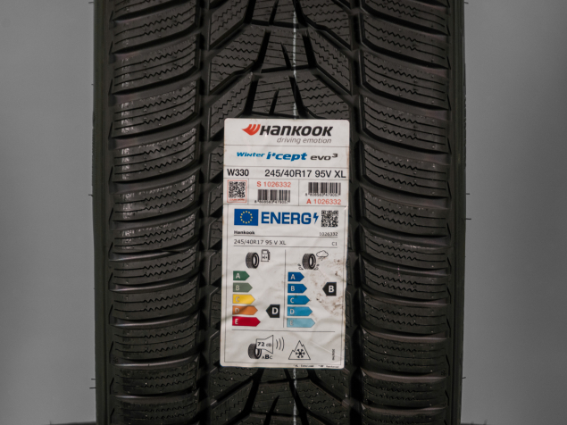 245/40 R17 95V NOVÉ ZIMNÍ PNEUMATIKY HANKOOK
