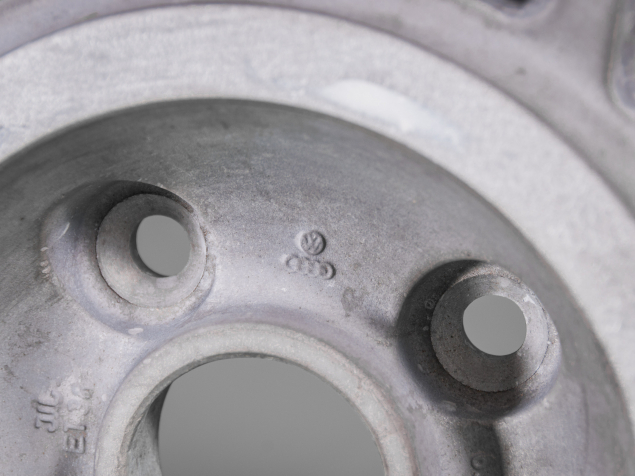 VOLKSWAGEN SNOWFLAKE 6,0x14 4x100 ET38 171601026H ORIGINÁLNÍ DOBOVÁ KOLA