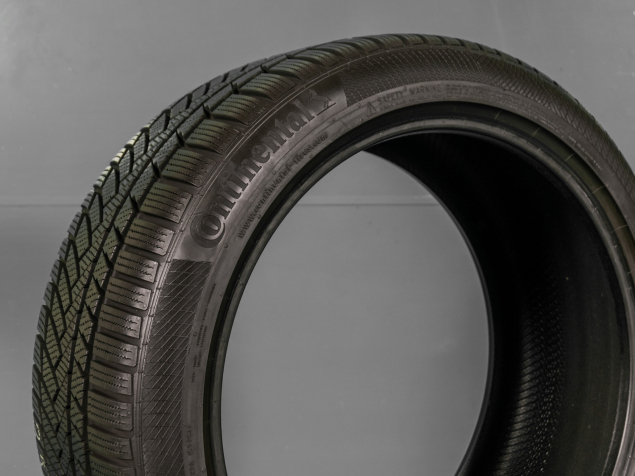 255/40 R19 100V POUŽITÉ ZIMNÍ PNEU CONTINENTAL