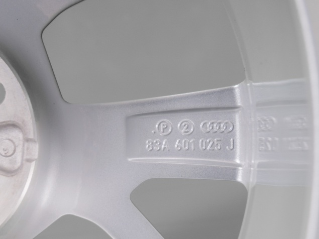 AUDI Q3 7,0X18 5X112 ET43 82A601025J ORIGINÁLNÍ ALU KOLA