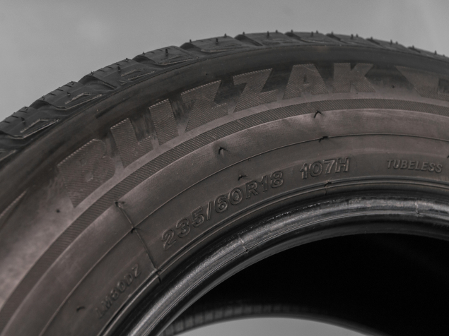 BRIDGESTONE BLIZZAK LM-80 EVO 235/60 R18 107H 286340595711 ZIMNÍ PNEUMATIKY 7,0mm