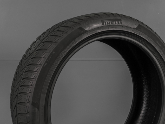PIRELLI POUŽITÉ ZIMNÍ PNEUMATIKY 275/40 R21, 315/35 R21, RSC RUNFLAT, PRO BMW X6, X5
