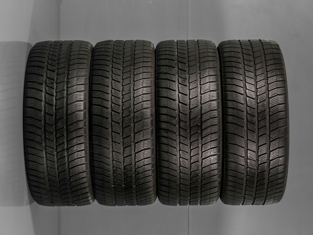 225/45 R17 91H POUŽITÉ ZIMNÍ PNEUMATIKY BARUM