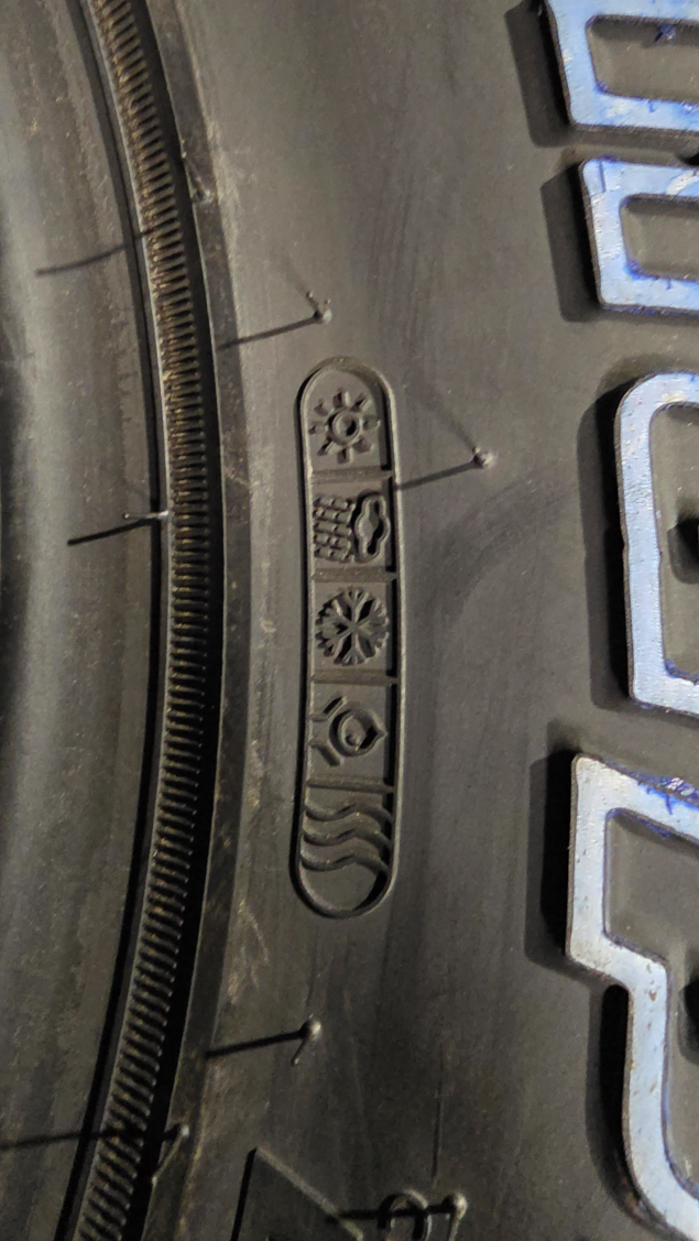 NOVÉ CELOROČNÍ OFFROAD PNEUMATIKY HANKOOK DYNAPRO AT2 LT 265/70 R16 EAN: 8808563441078