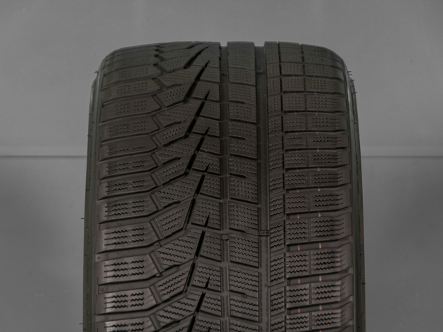 285/30 R22 101W XL POUŽITÉ ZIMNÍ PNEU HANKOOK, AUDI RS6