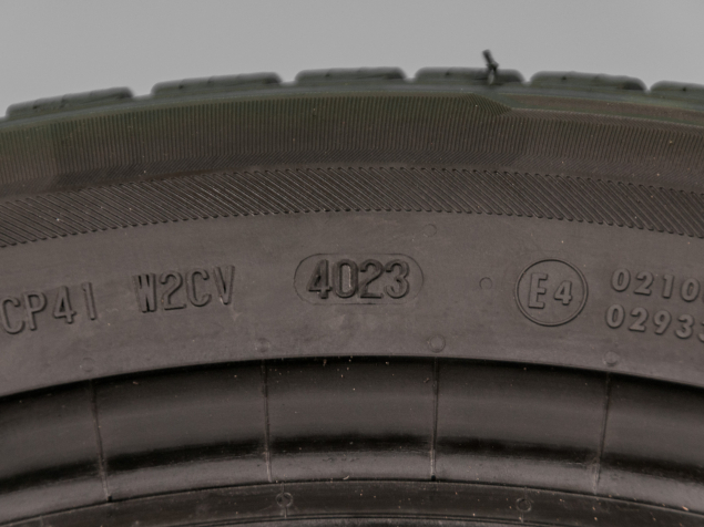 225/60 R17 103V POUŽITÉ ZIMNÍ PNEUMATIKY BARUM
