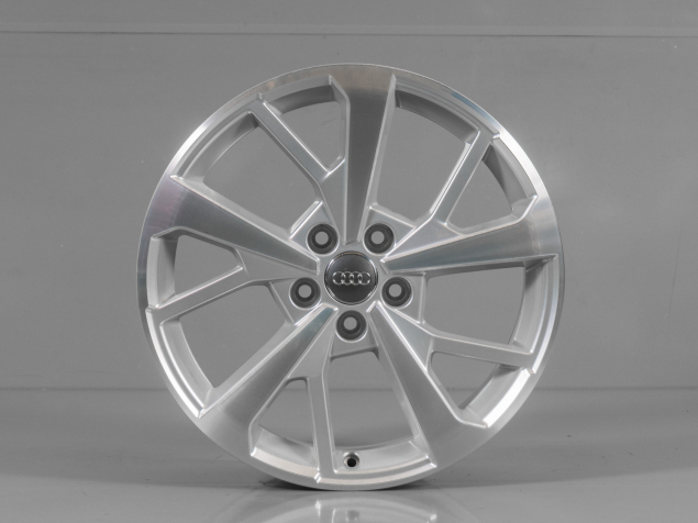 AUDI Q3 7,0X18 5X112 ET43 82A601025J ORIGINÁLNÍ ALU KOLA