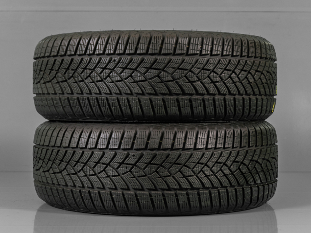 GOODYEAR ULTRAGRIP PERFORMACE  215/55 R17 98V 5452000829788 ZIMNÍ PNEUMATIKY