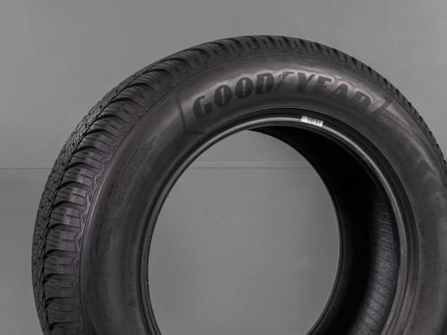 GOODYEAR ULTRAGRIP 8 PERFORMACE 255/60 R18 108H 5452000468253 ZIMNÍ PNEUMATIKY