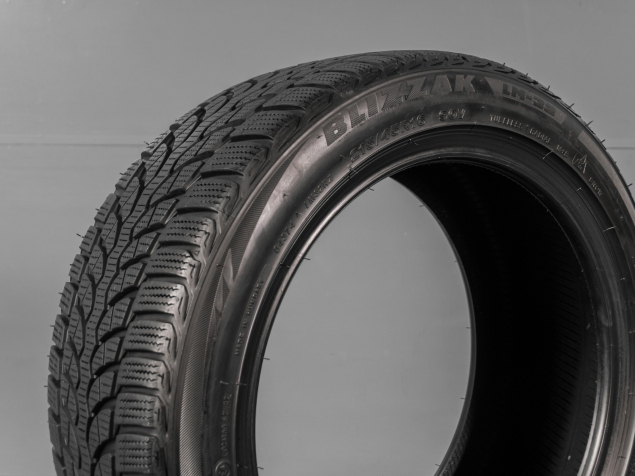 BRIDGESTONE BLIZZAK LM-32 215/45 R16 90V 3286340960014 ZIMNÍ PNEUMATIKY