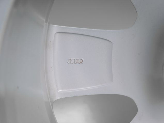 AUDI A8 7,5x18 5x112 ET26 4H0601025B ORIGINÁLNÍ ALU KOLA