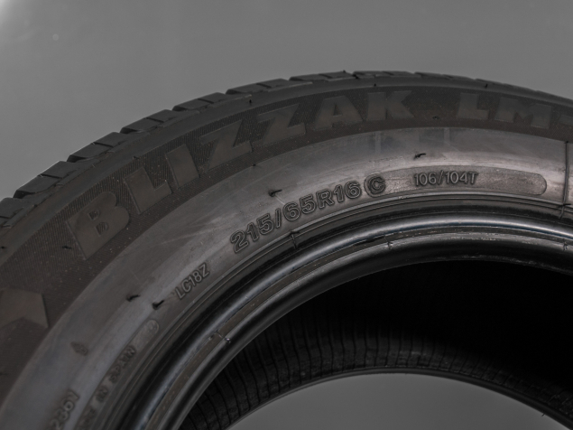 BRIDGESTONE BLIZZAK LM-18C 215/65 R16C, ZIMNÍ PNEUMATIKY POUŽITÉ