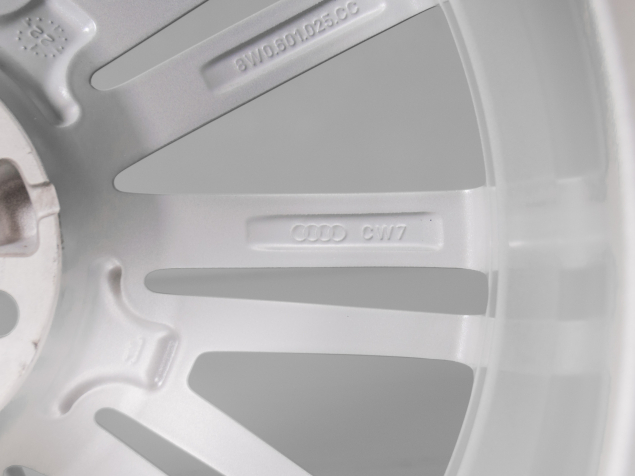 AUDI A5 8W0601025CC 8,5x19 5x112 ET32 NOVÁ ORIGINÁLNÍ ALU KOLA