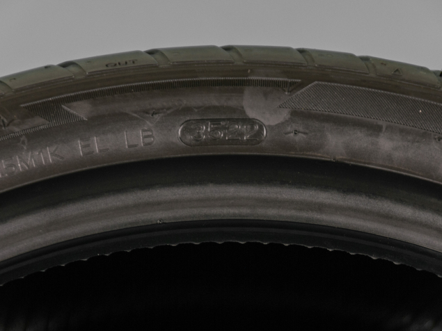 NOVÉ LETNÍ PNEUMATIKY LAUFENN BY HANKOOK TIRE, 305/30 ZR19 102Y XL, 8808563525921