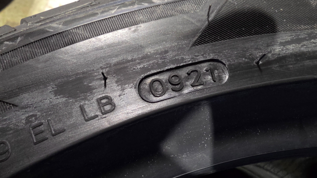 NOVÉ LETNÍ PNEUMATIKY LAUFENN (HANKOOK) 275/40 R19 EAN: 8808563526331