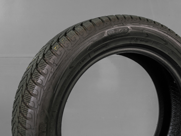 GOODYEAR ULTRAGRIP PERFORMACE  215/55 R17 98V 5452000829788 ZIMNÍ PNEUMATIKY