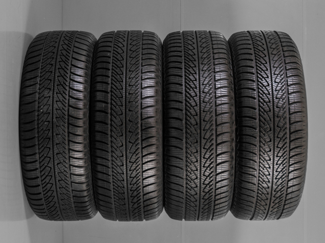 GOODYEAR ULTRAGRIP 8 PERFORMACE 255/60 R18 108H 5452000468253 ZIMNÍ PNEUMATIKY