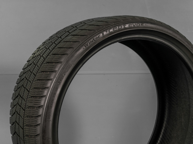 285/30 R22 101W XL POUŽITÉ ZIMNÍ PNEU HANKOOK, AUDI RS6