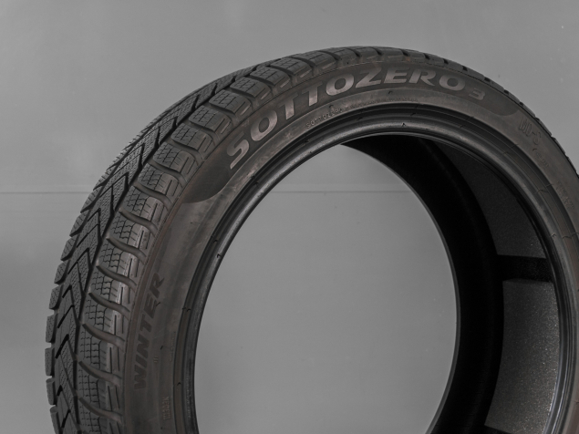 PIRELLI SOTTOZERO 3 255/40 R20 101V 8019227383034 POUŽITÉ ZIMNÍ PNEUMATIKY