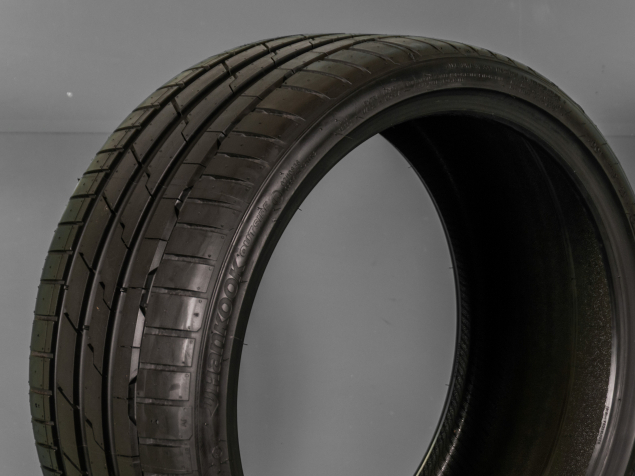 Pneumatiky Hankook K127 Ventus S1 evo3 255/30 R20 Letní