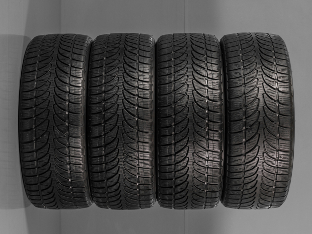 BRIDGESTONE BLIZZAK LM-32 XL 235/45 R18 98V 3286340868815 ZIMNÍ PNEUMATIKY