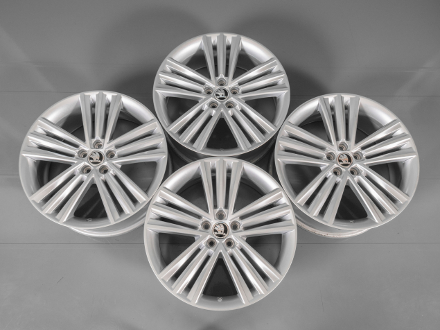 ŠKODA KAMIQ 7,0x18 5x100 ET39 657601025F ORIGINÁLNÍ ALU KOLA SIRIUS