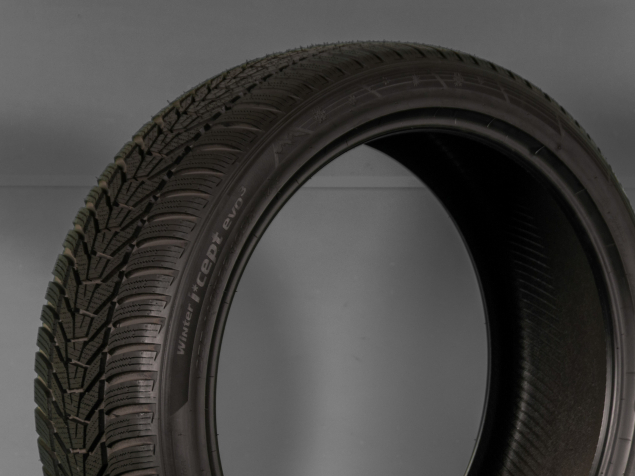 255/40 R22 103H XL NOVÉ ZIMNÍ PNEUMATIKY HANKOOK