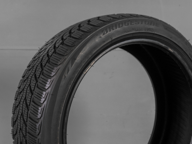 BRIDGESTONE BLIZZAK LM-32 235/40 R19 96V 3286340688918 ZIMNÍ PNEUMATIKY