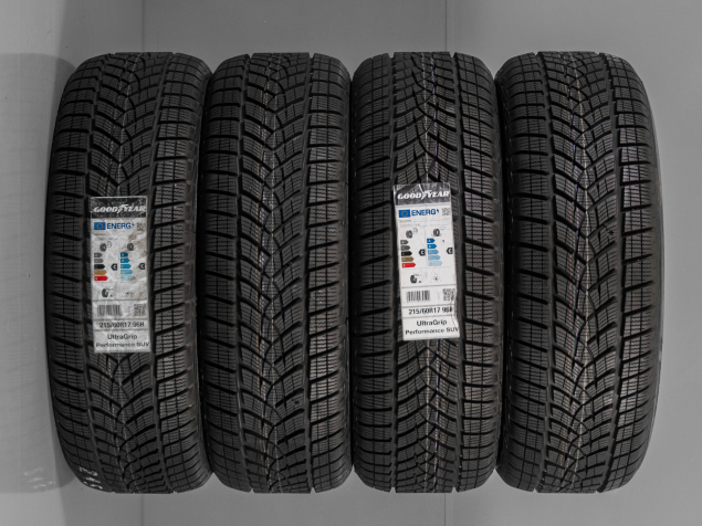 GOODYEAR ULTRAGRIP PERFORMACE SUV 215/60 R17 96H 5452000489500 NOVÉ ZIMNÍ PNEUMATIKY