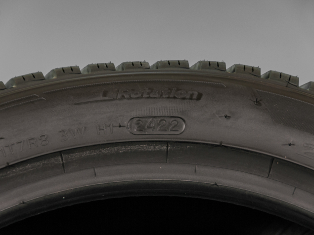 245/40 R17 95V NOVÉ ZIMNÍ PNEUMATIKY HANKOOK