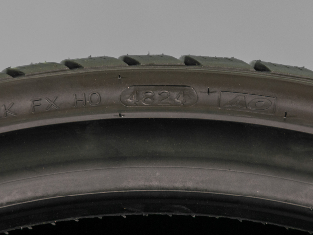 285/30 R22 101W XL NOVÉ ZIMNÍ PNEUMATIKY HANKOOK